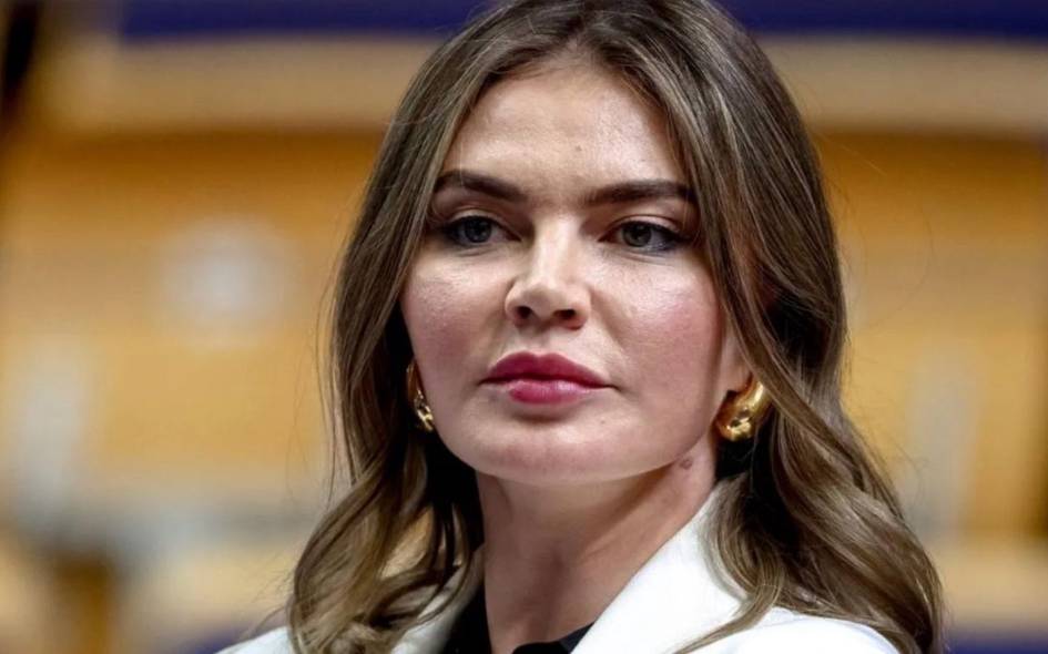Путин ва Кабаеванинг фарзандларига Европадан 20 нафар гувернантка ёлланган. Улар инглиз ва немис тилларидан дарс берган — ОАВ